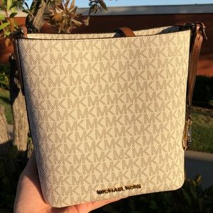 Michael Kors Kimberly Bucket Crossbody Bag